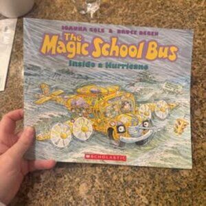 Magic School Bus Inside a Hurricane book